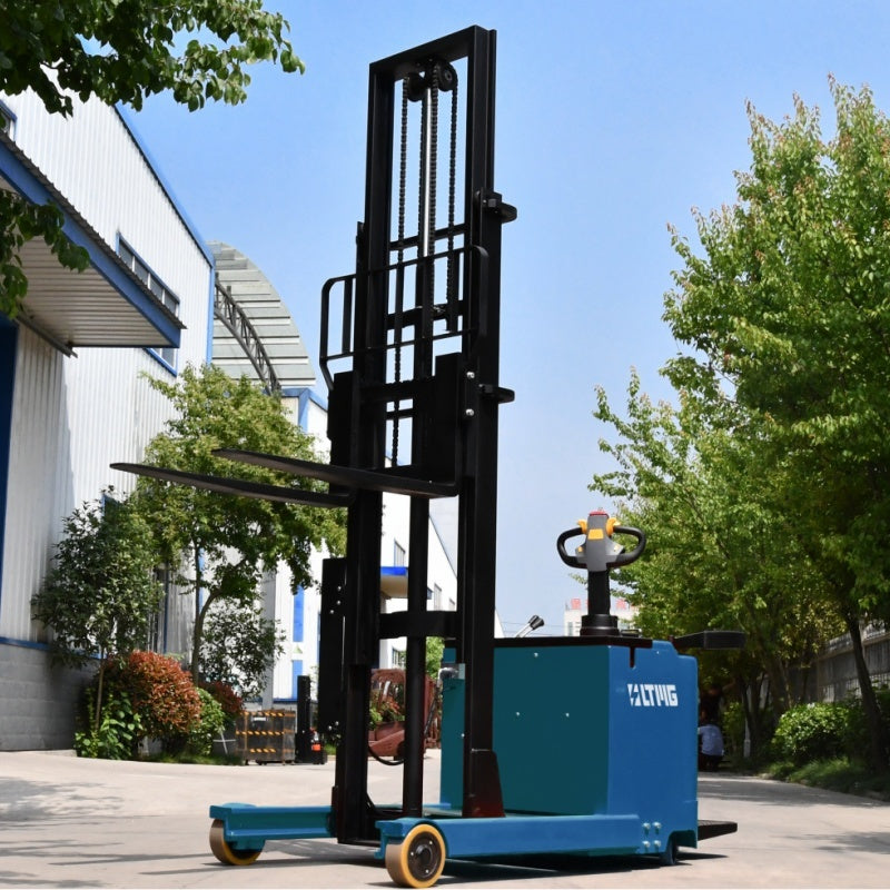 TRS12 - 1.2 Ton Electric Reach Truck (stand-up)